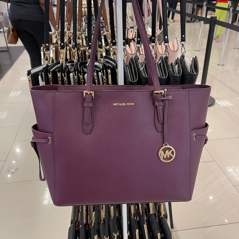 Michael Kors Gilly Large Drawstring Travel Leather Top Zip Tote 
Oxblood Color - Picture 7 of 16
